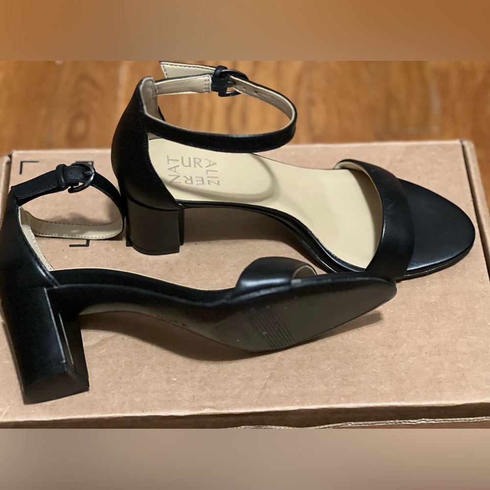 Naturalizer Vera sandals